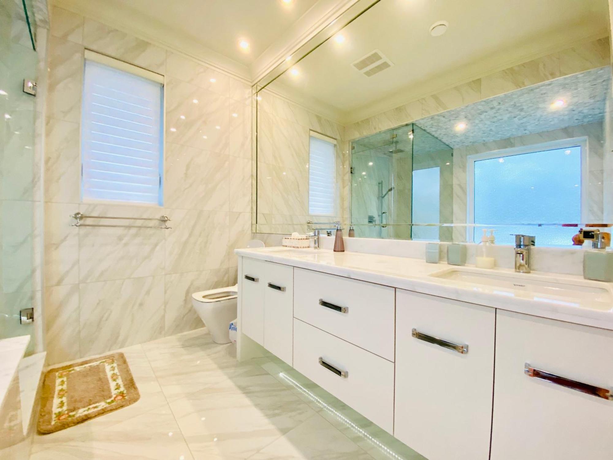Vancouver Shangrila House ริชมอนด์ ภายนอก รูปภาพ